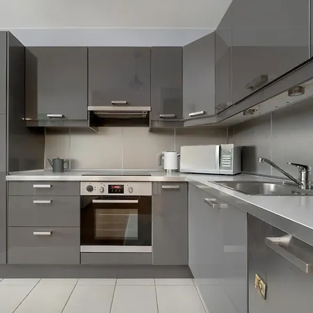 Modern With Balcony In By Renters *